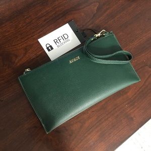 Wristlet purse NWT